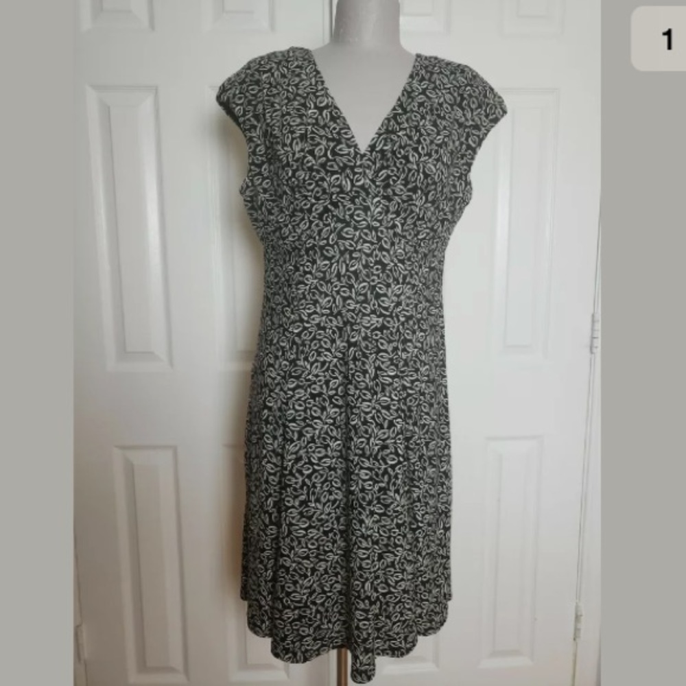 Jones Wear Dress sz 12 Short Sleeve Work Casual